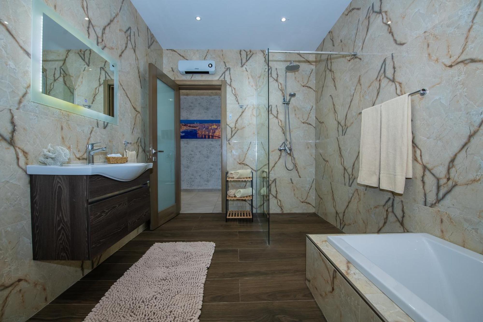 Clifftop Modern Apartment Mellieha Bagian luar foto