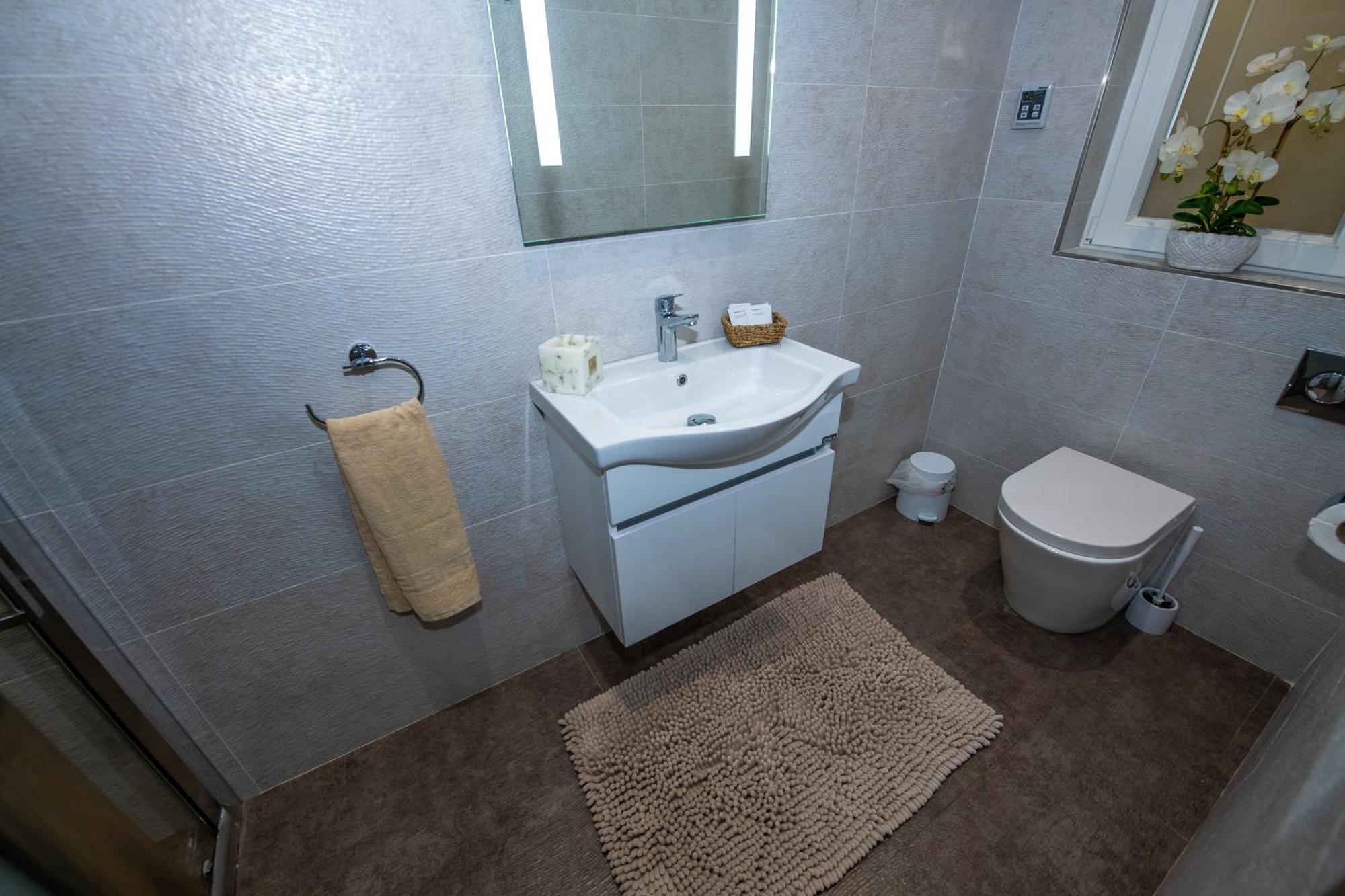 Clifftop Modern Apartment Mellieha Bagian luar foto