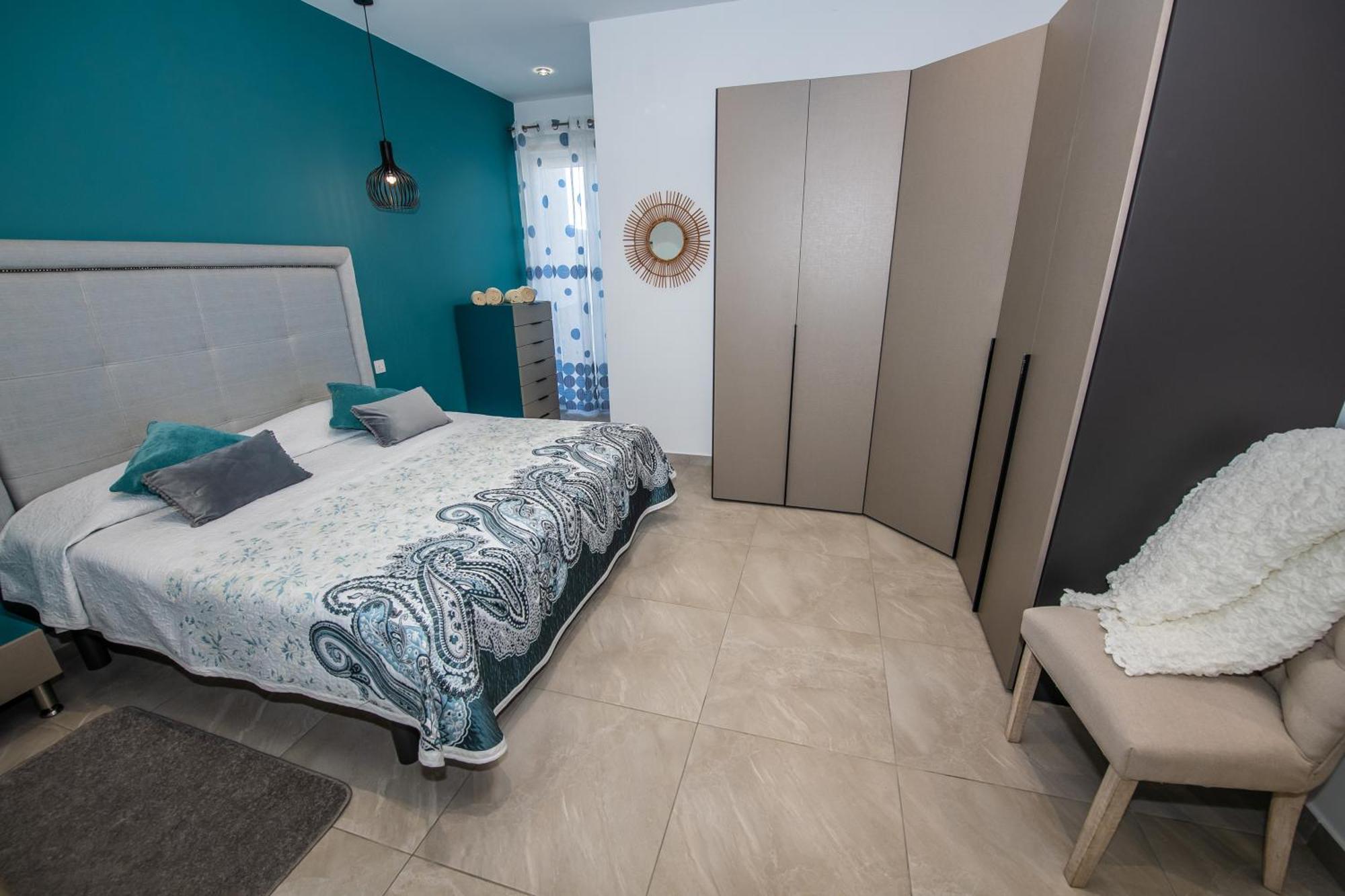Clifftop Modern Apartment Mellieha Bagian luar foto