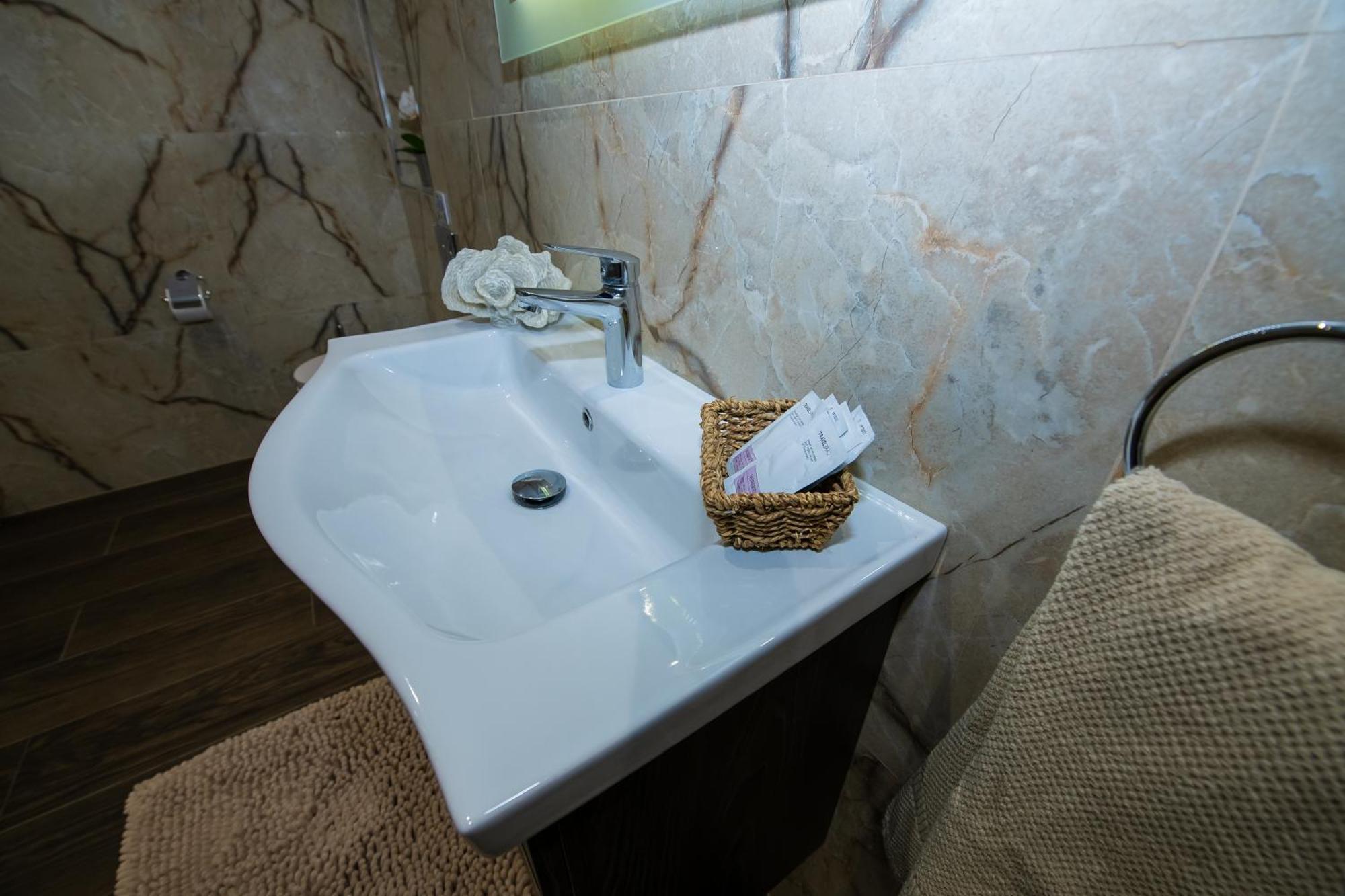 Clifftop Modern Apartment Mellieha Bagian luar foto