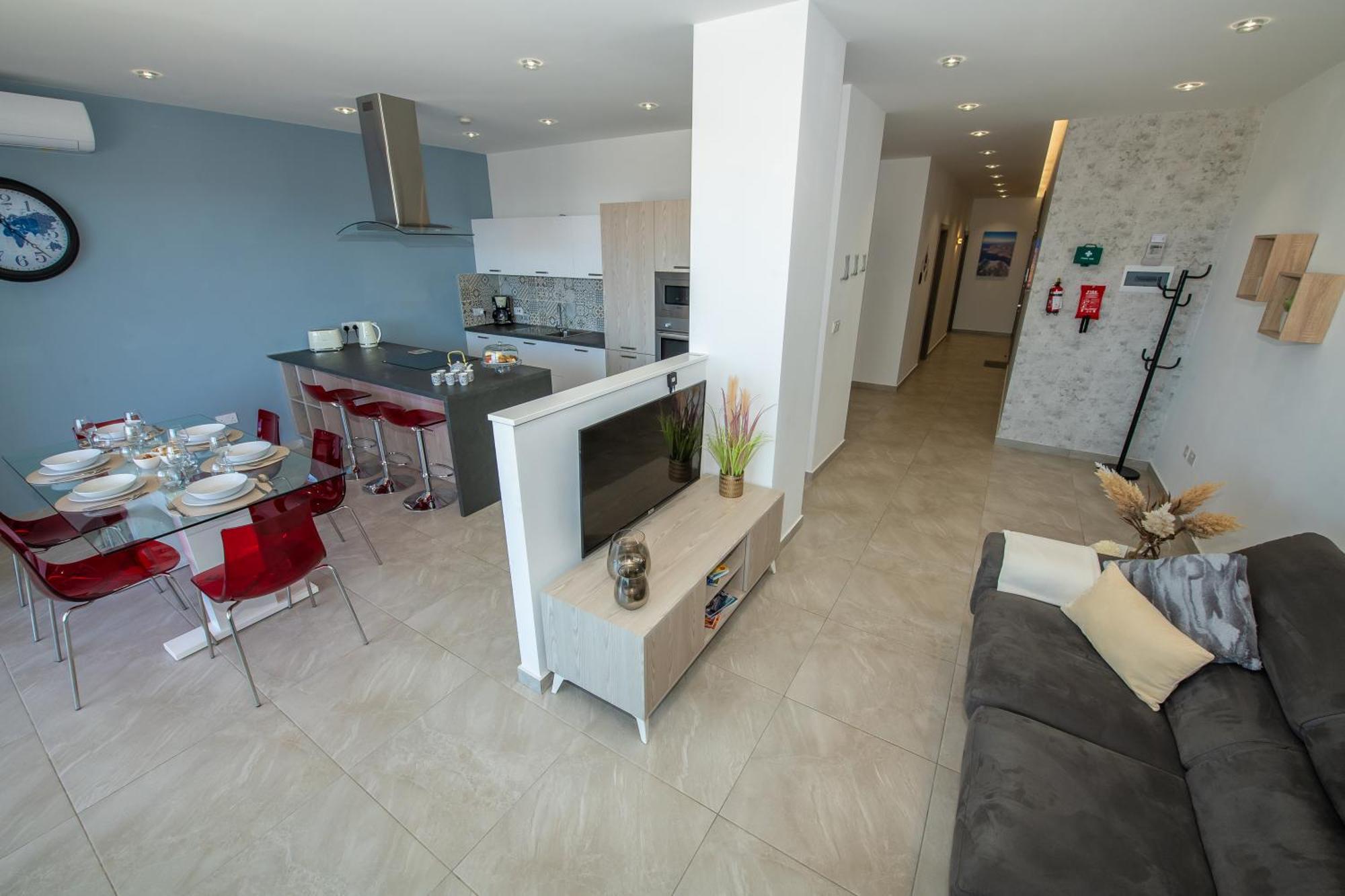 Clifftop Modern Apartment Mellieha Bagian luar foto