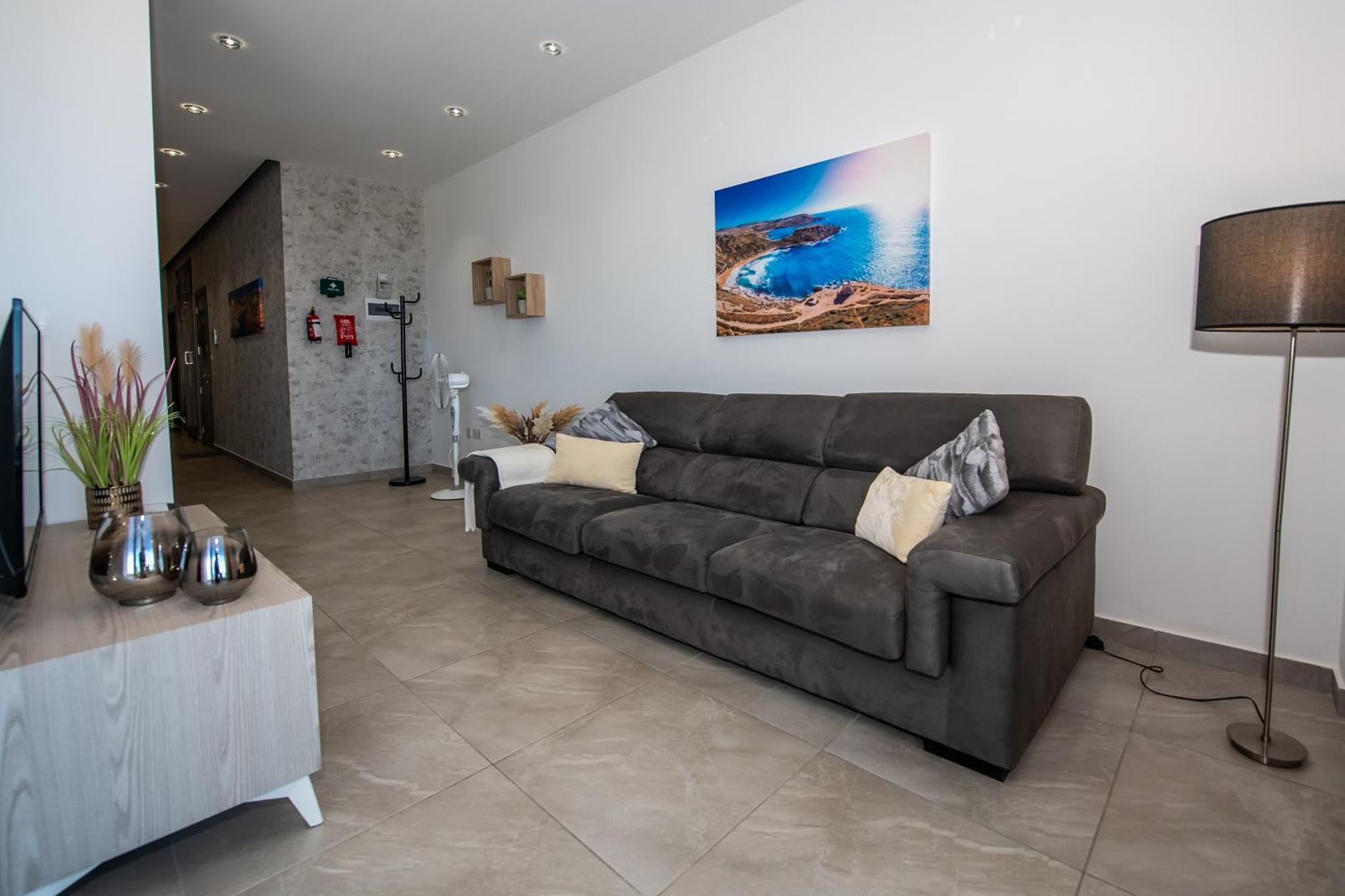 Clifftop Modern Apartment Mellieha Bagian luar foto