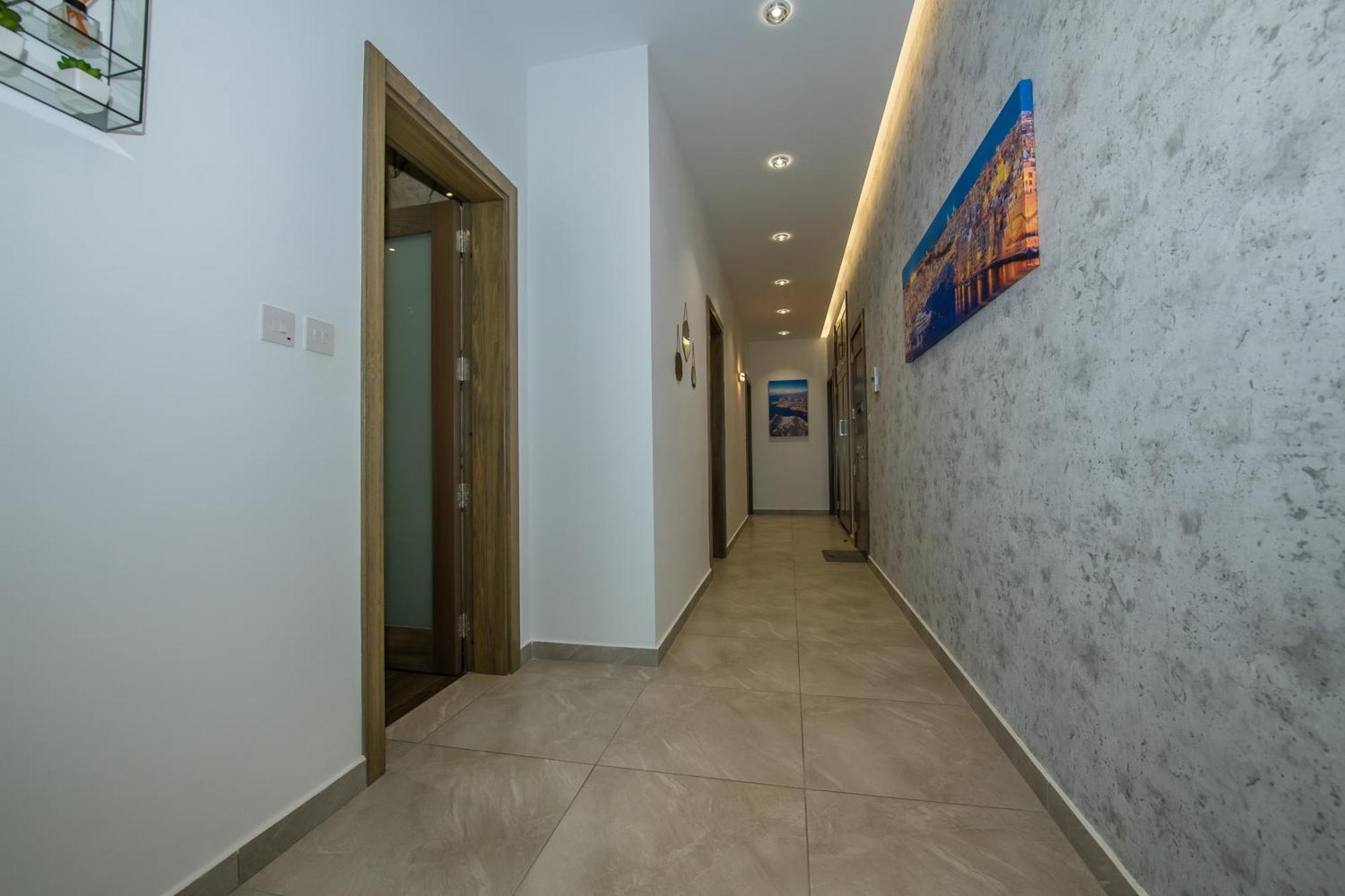 Clifftop Modern Apartment Mellieha Bagian luar foto
