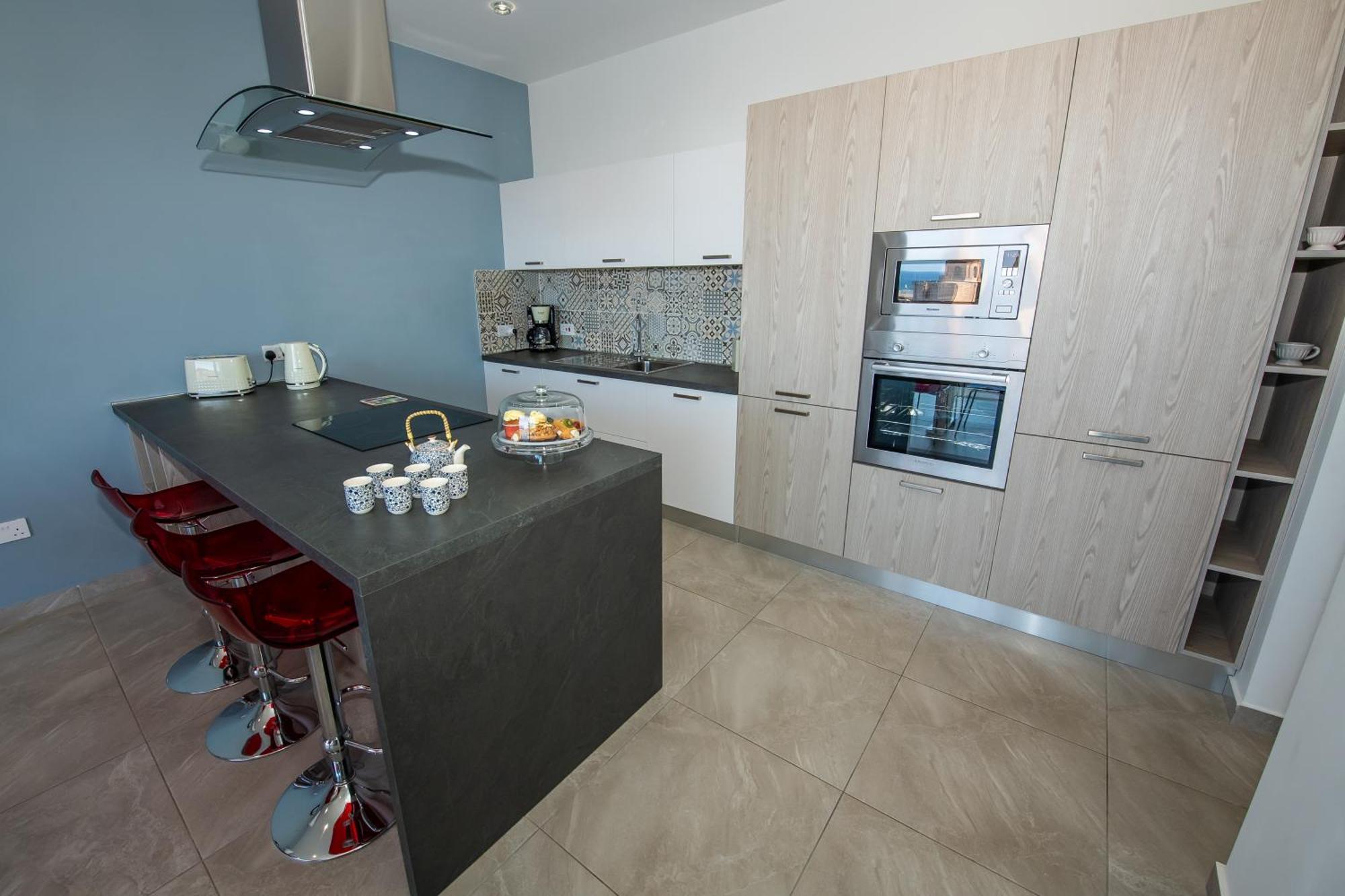 Clifftop Modern Apartment Mellieha Bagian luar foto