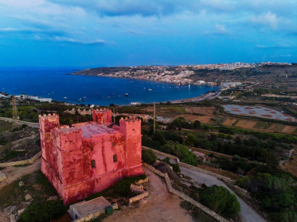 Clifftop Modern Apartment Mellieha Bagian luar foto